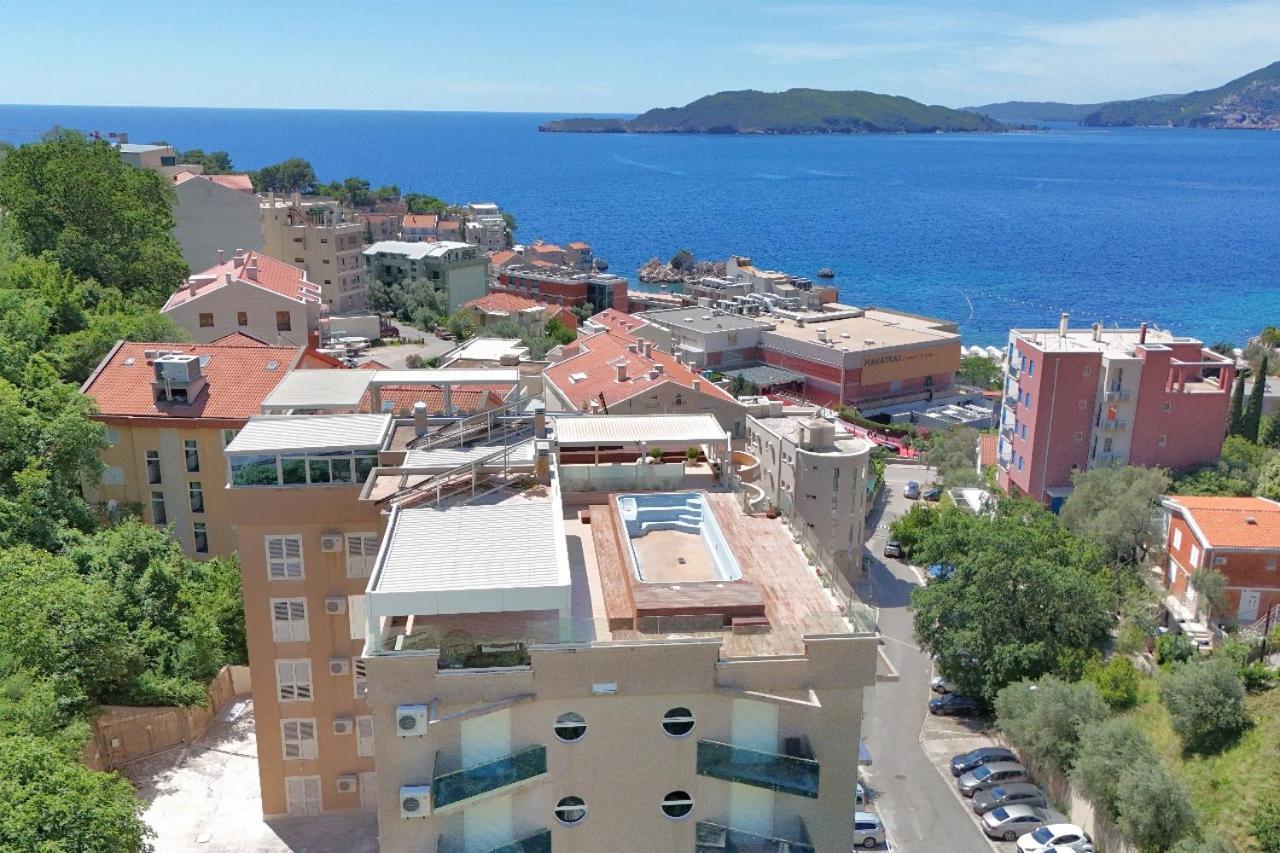 Queen's Przno Budva